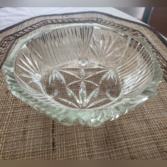 VTG Lead Crystal Glass Candy Bowl Dish Footed Floral Leaf Pattern - Picture 1 of 11